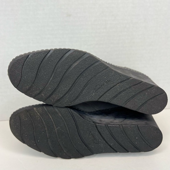 Clarks Collection Womens Hazen Charm Grey Suede Wedge Ankle Booties Sz 7M XLNT! - Picture 12 of 13